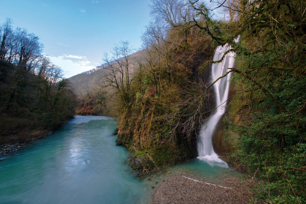 dostoprimechatelnosti-sochi-orehovskii-vodopad